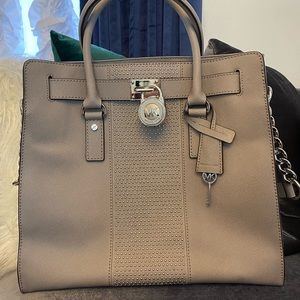 *AUTHENTIC* Michael Kors Hamilton Micro-Stud Leather Large Tote 30F4SNHS7L-0035